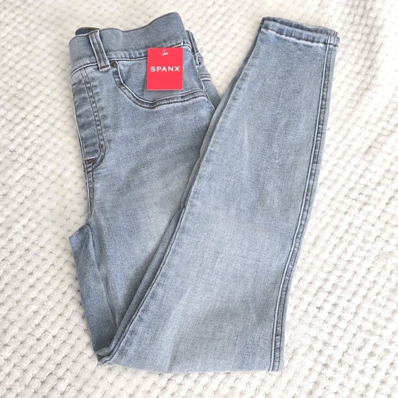 SPANX Jeans Size XS Skinny Blue Denim Light Vtg Wash  Shaping Stretch NWT $128 - Picture 1 of 14
